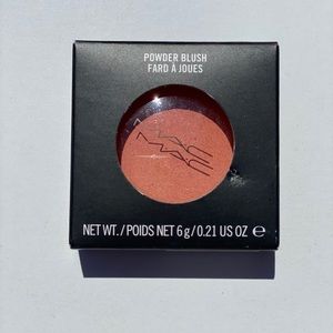 MAC powder blush in Style